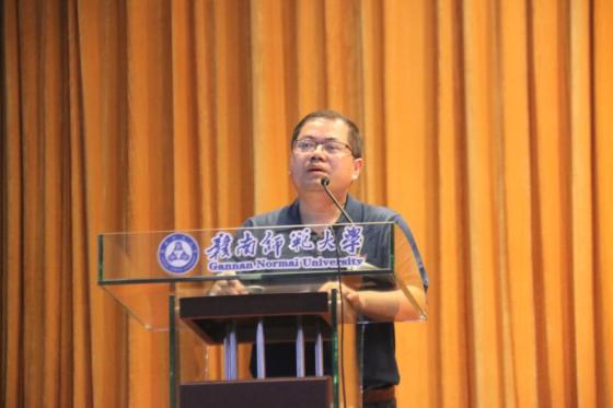 商学院举行2018级新生入学教育暨军训动员大会