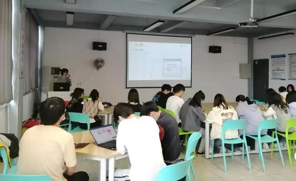 经济管理学院开展青马工程学生干部技能培训系列活动