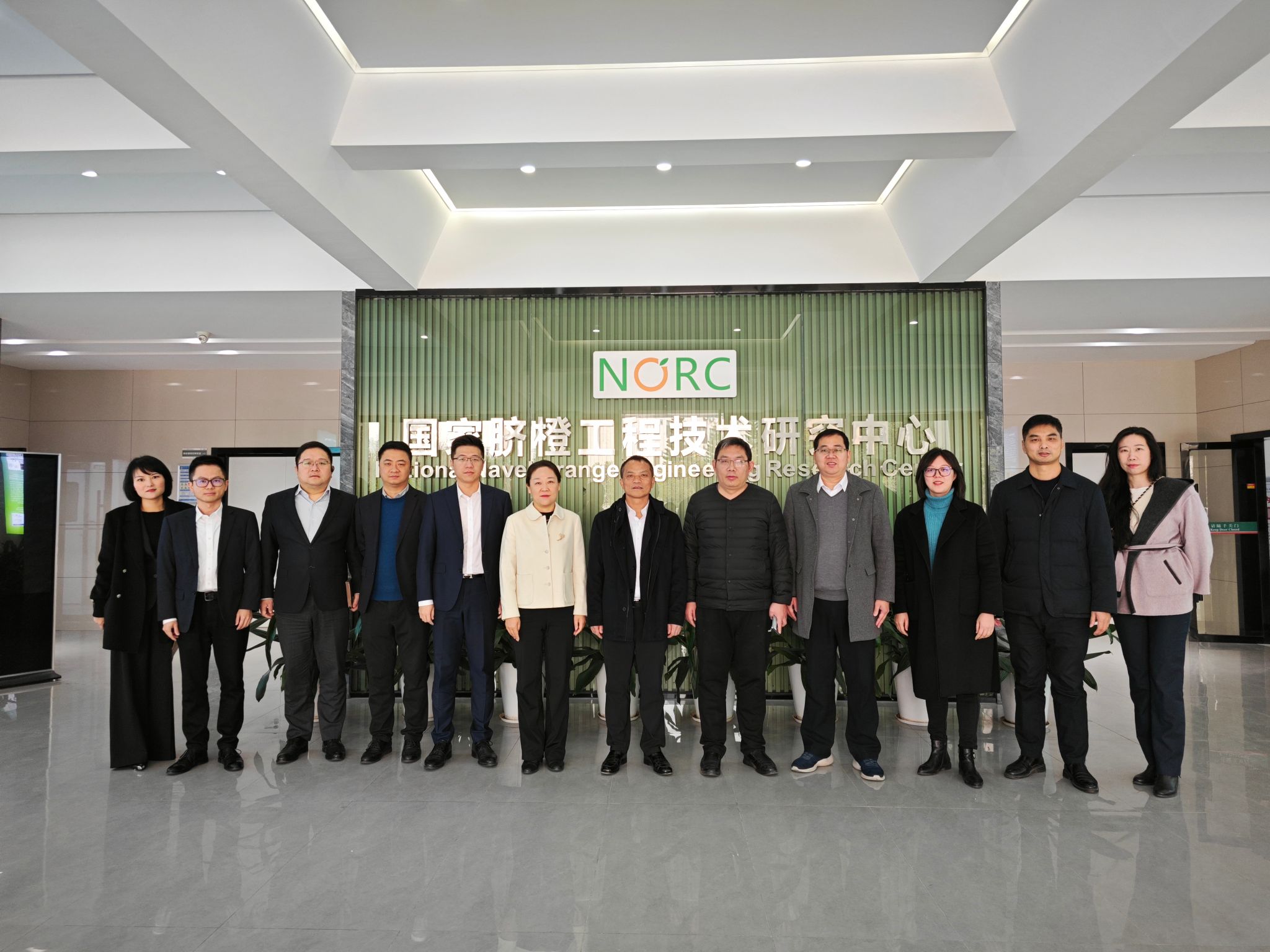 中国民生银行南昌分行（省分行）党委书记、 行长陈风云一行来校调研