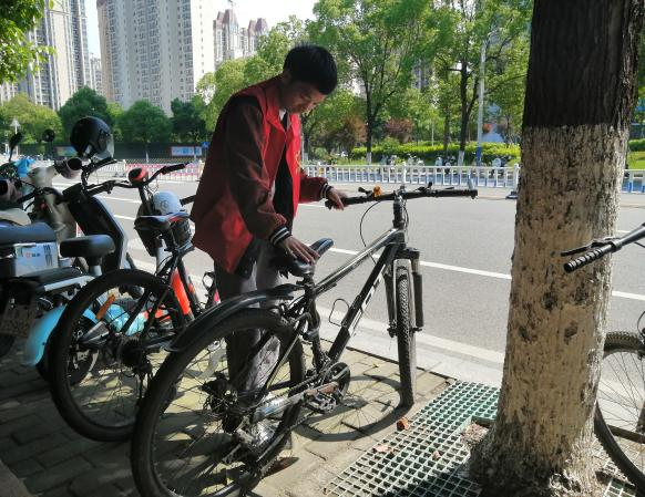 经济管理学院开展“喜迎二十大、永远跟党走、奋进新征程”志愿服务活动