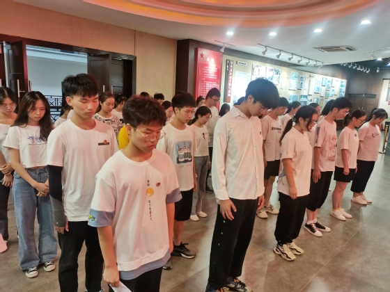 经济管理学院宁都班举办烈士纪念日纪念仪式